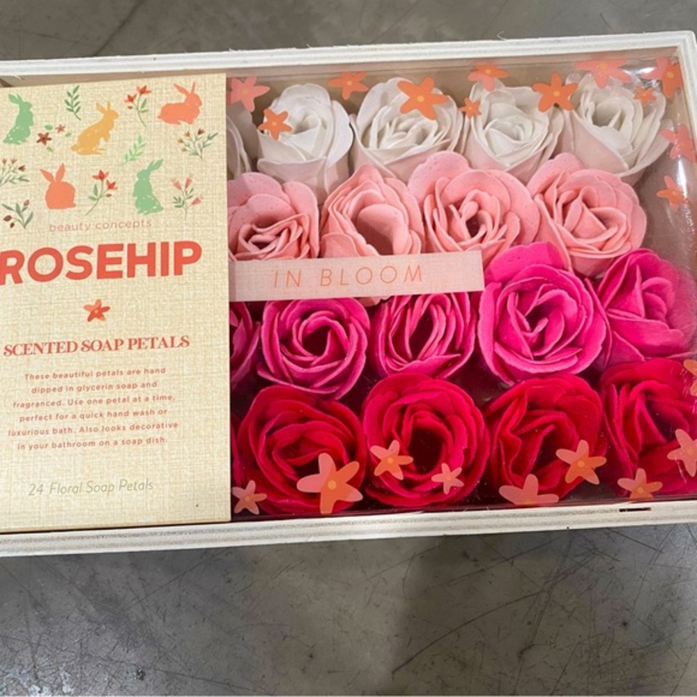 NWT🌹rose hip soaps/GORGEOUS and perfect for MOTHERS DAY🌹pretty & practical
